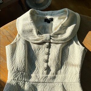 Tahari shawl portrait glittering floral embossed cream fancy Jackie O sheath sz6